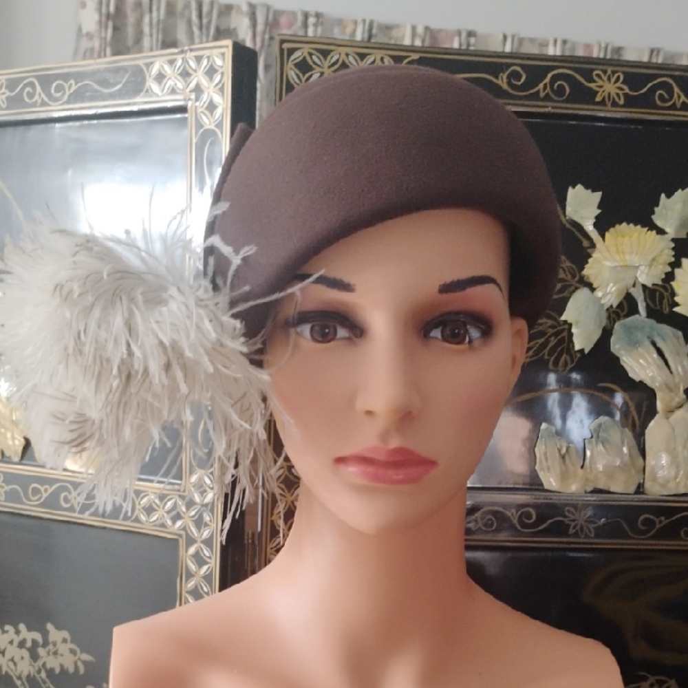 Sophisticated Brown Hat with Feather Accent